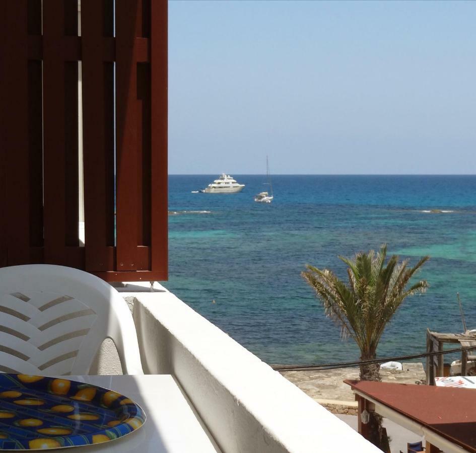 Lungomare Apartman Es Pujols Szoba fotó